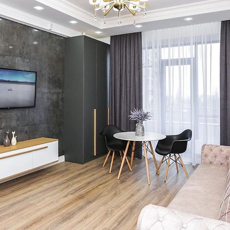 צ'יסינאו Double Skyhouse Exclusive Apartments מראה חיצוני תמונה