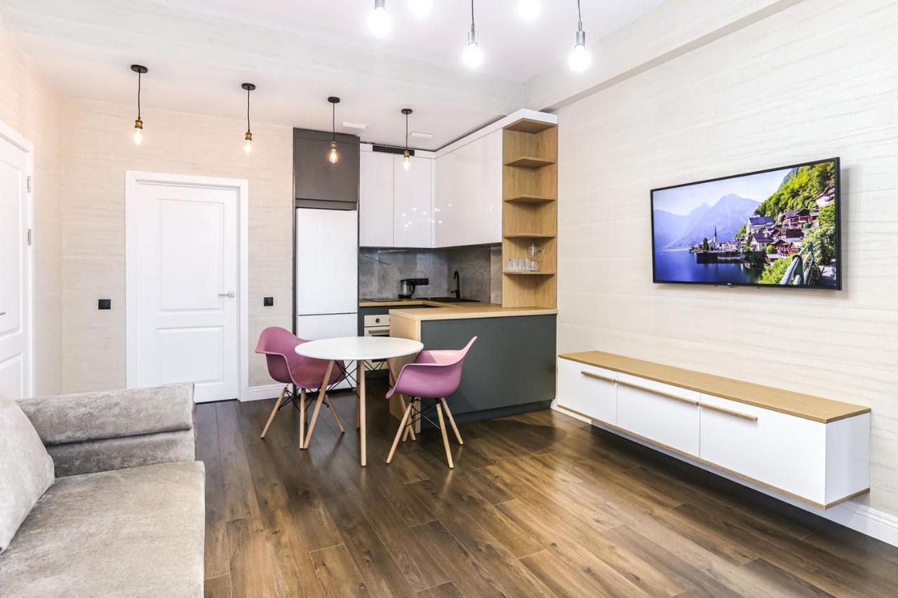צ'יסינאו Double Skyhouse Exclusive Apartments מראה חיצוני תמונה