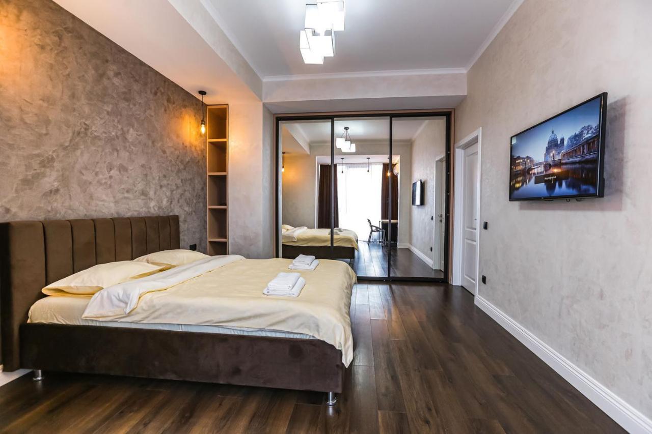 צ'יסינאו Double Skyhouse Exclusive Apartments מראה חיצוני תמונה