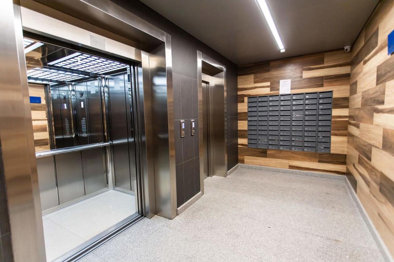 צ'יסינאו Double Skyhouse Exclusive Apartments מראה חיצוני תמונה