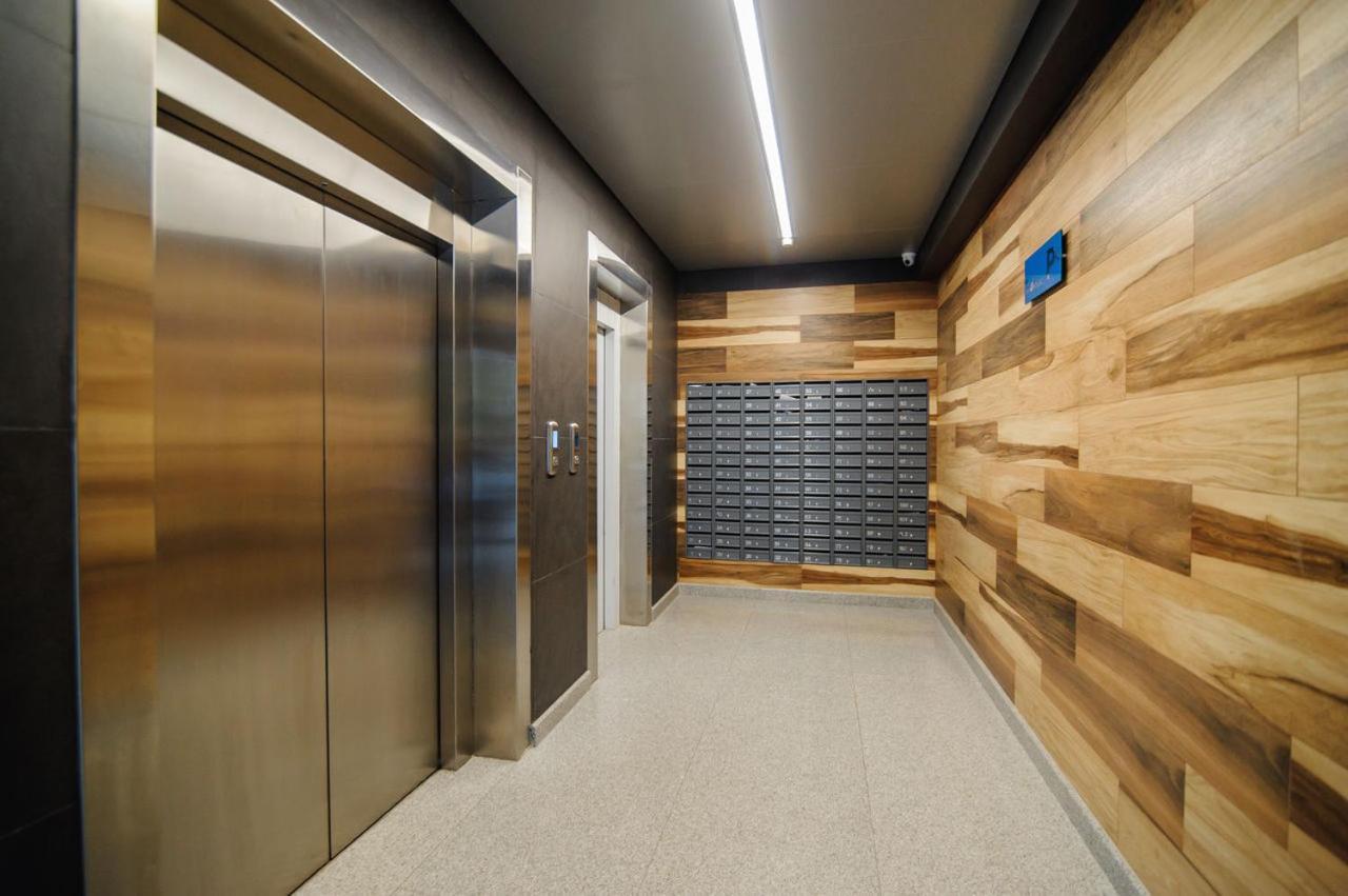 צ'יסינאו Double Skyhouse Exclusive Apartments מראה חיצוני תמונה