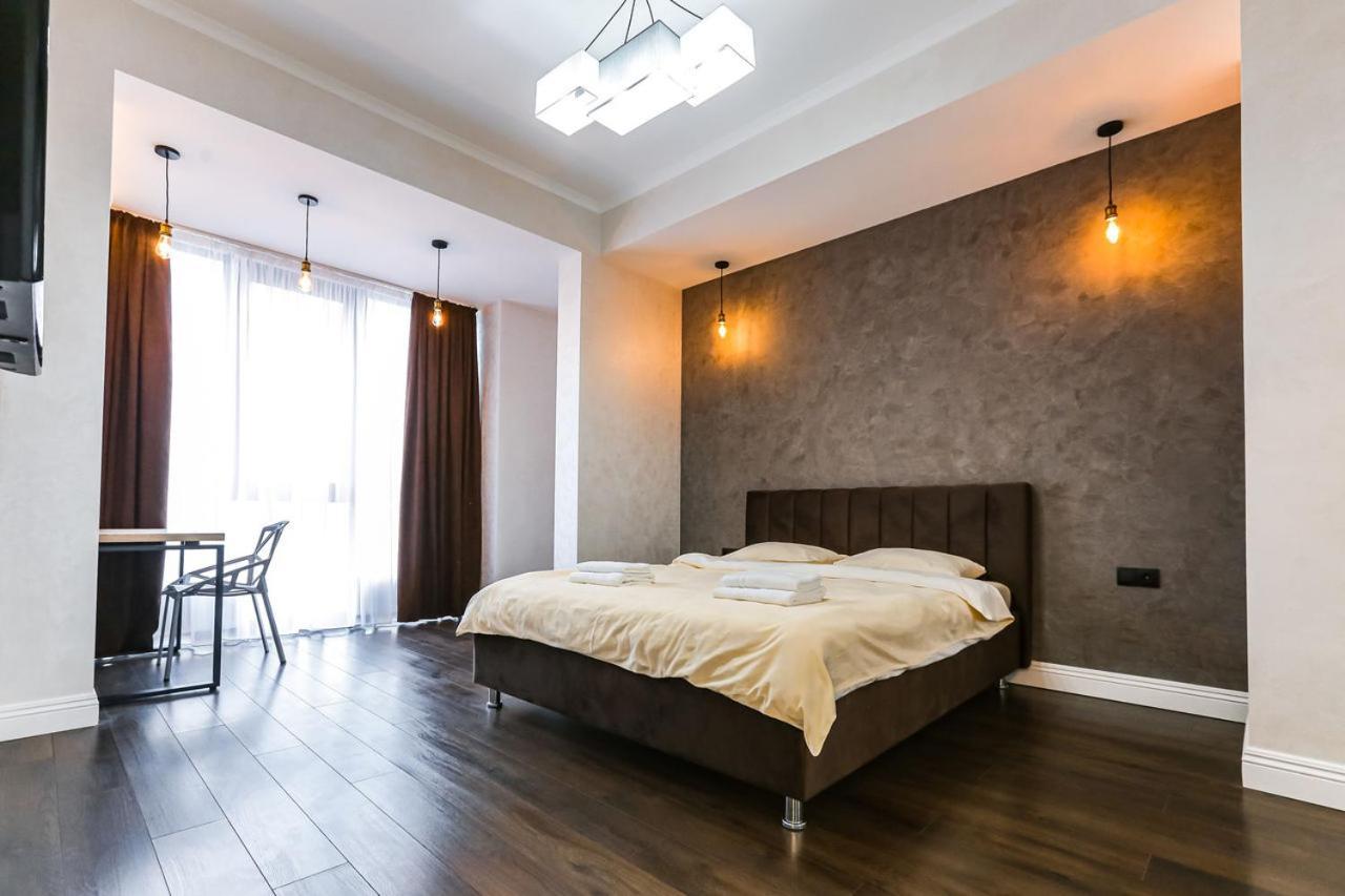 צ'יסינאו Double Skyhouse Exclusive Apartments מראה חיצוני תמונה