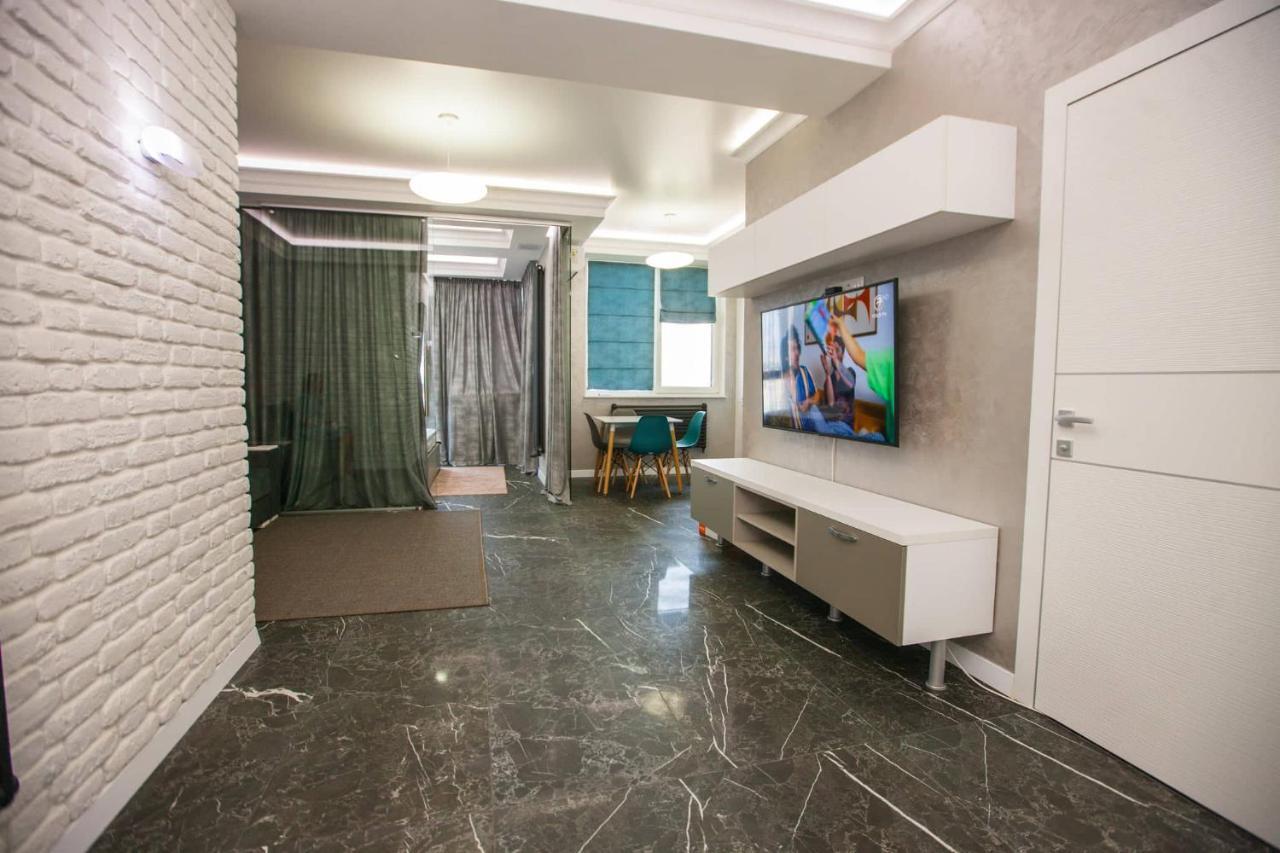 צ'יסינאו Double Skyhouse Exclusive Apartments מראה חיצוני תמונה