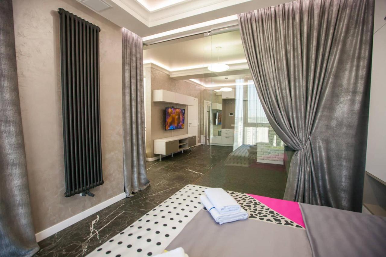 צ'יסינאו Double Skyhouse Exclusive Apartments מראה חיצוני תמונה