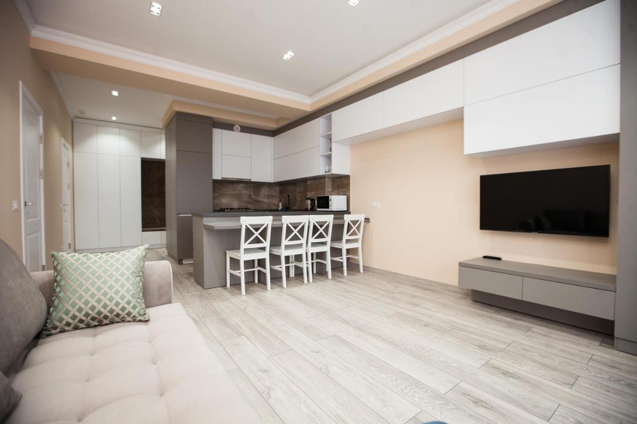 צ'יסינאו Double Skyhouse Exclusive Apartments מראה חיצוני תמונה