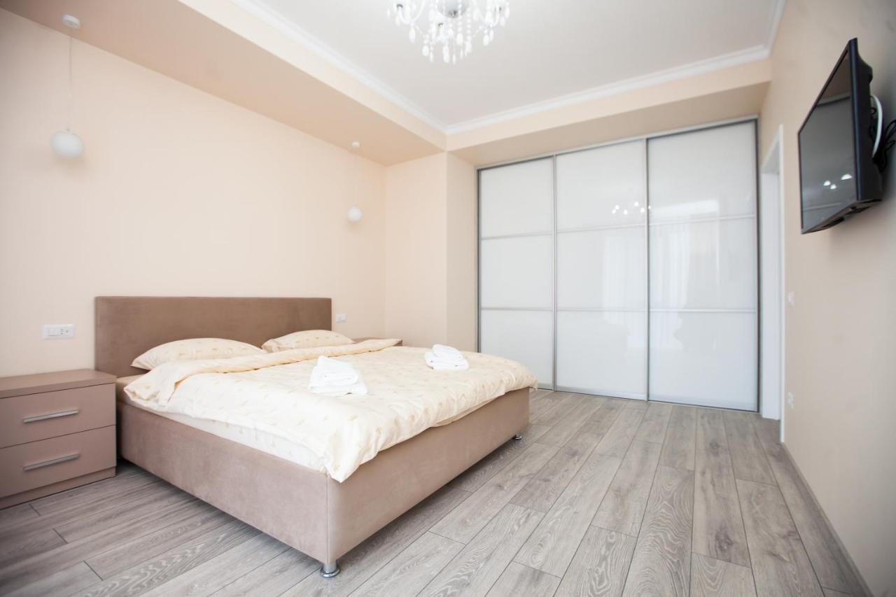 צ'יסינאו Double Skyhouse Exclusive Apartments מראה חיצוני תמונה