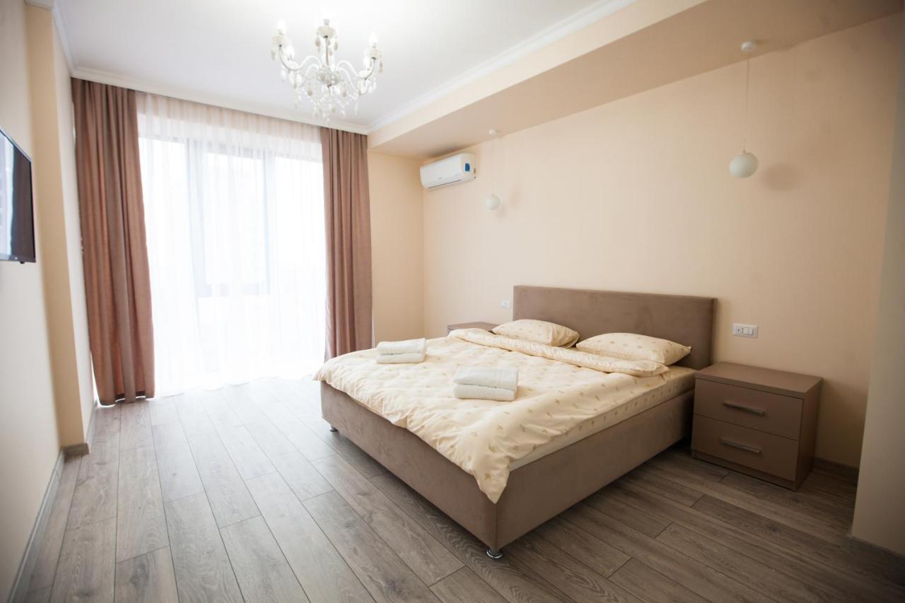 צ'יסינאו Double Skyhouse Exclusive Apartments מראה חיצוני תמונה