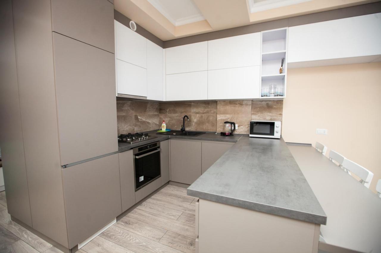 צ'יסינאו Double Skyhouse Exclusive Apartments מראה חיצוני תמונה
