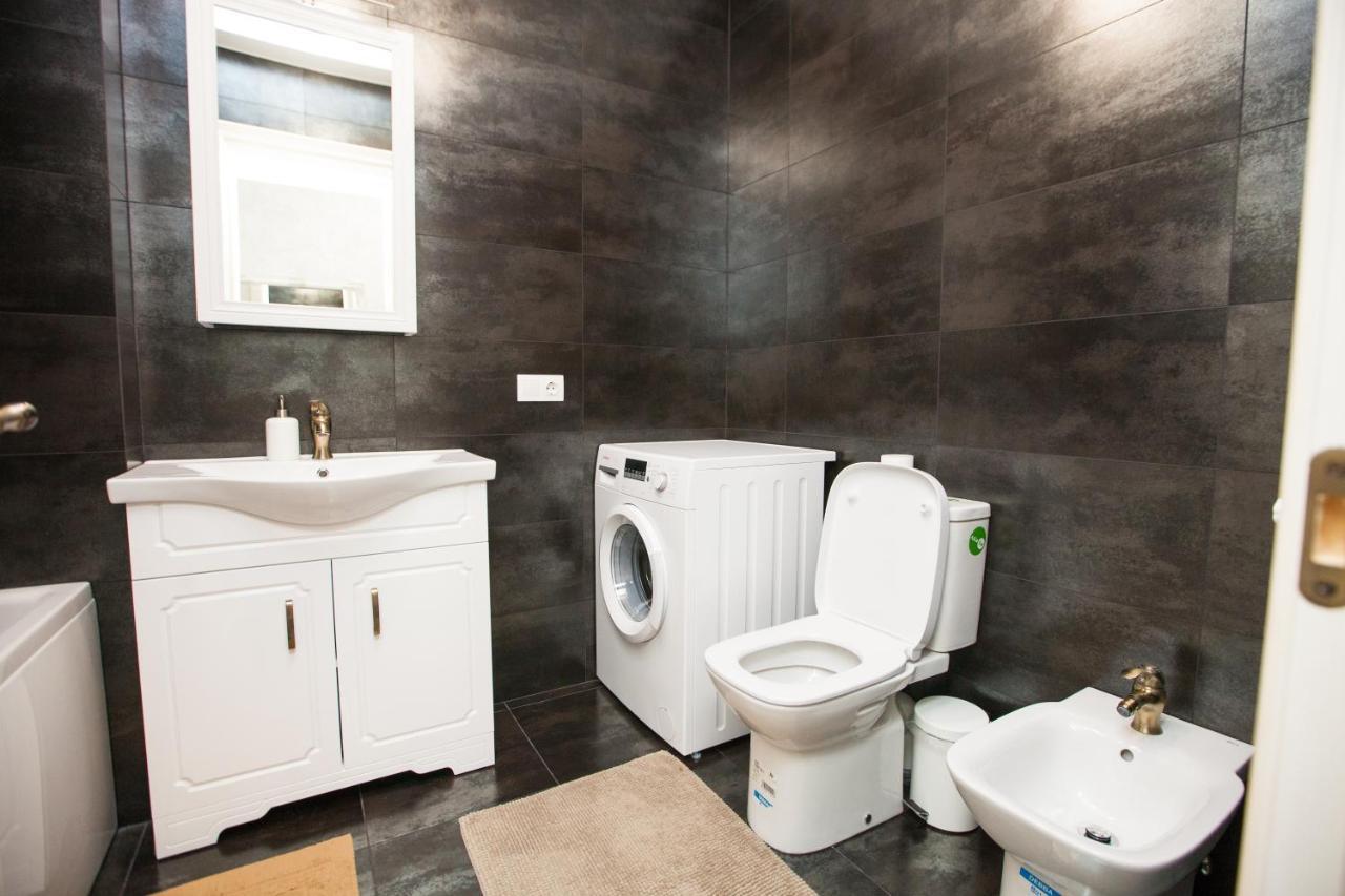 צ'יסינאו Double Skyhouse Exclusive Apartments מראה חיצוני תמונה