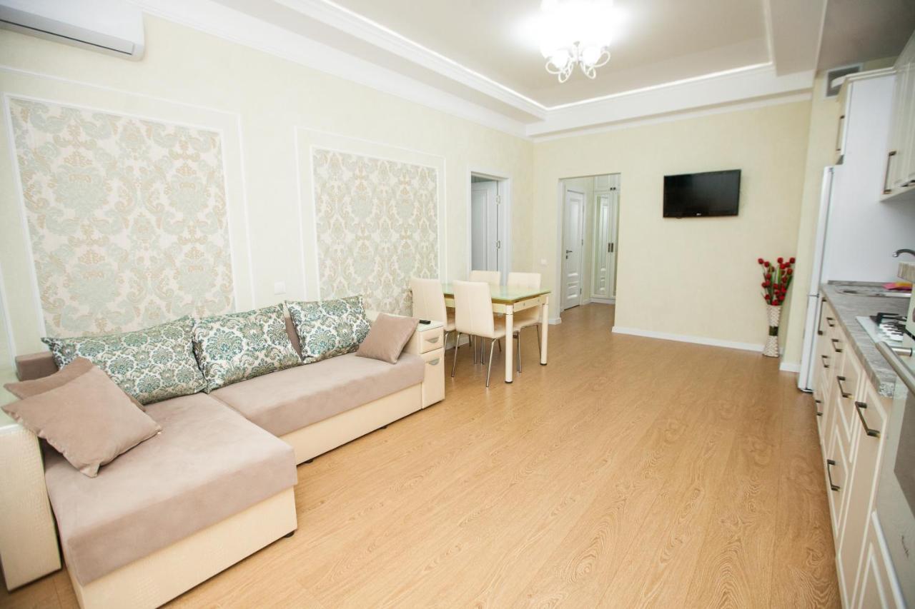 צ'יסינאו Double Skyhouse Exclusive Apartments מראה חיצוני תמונה