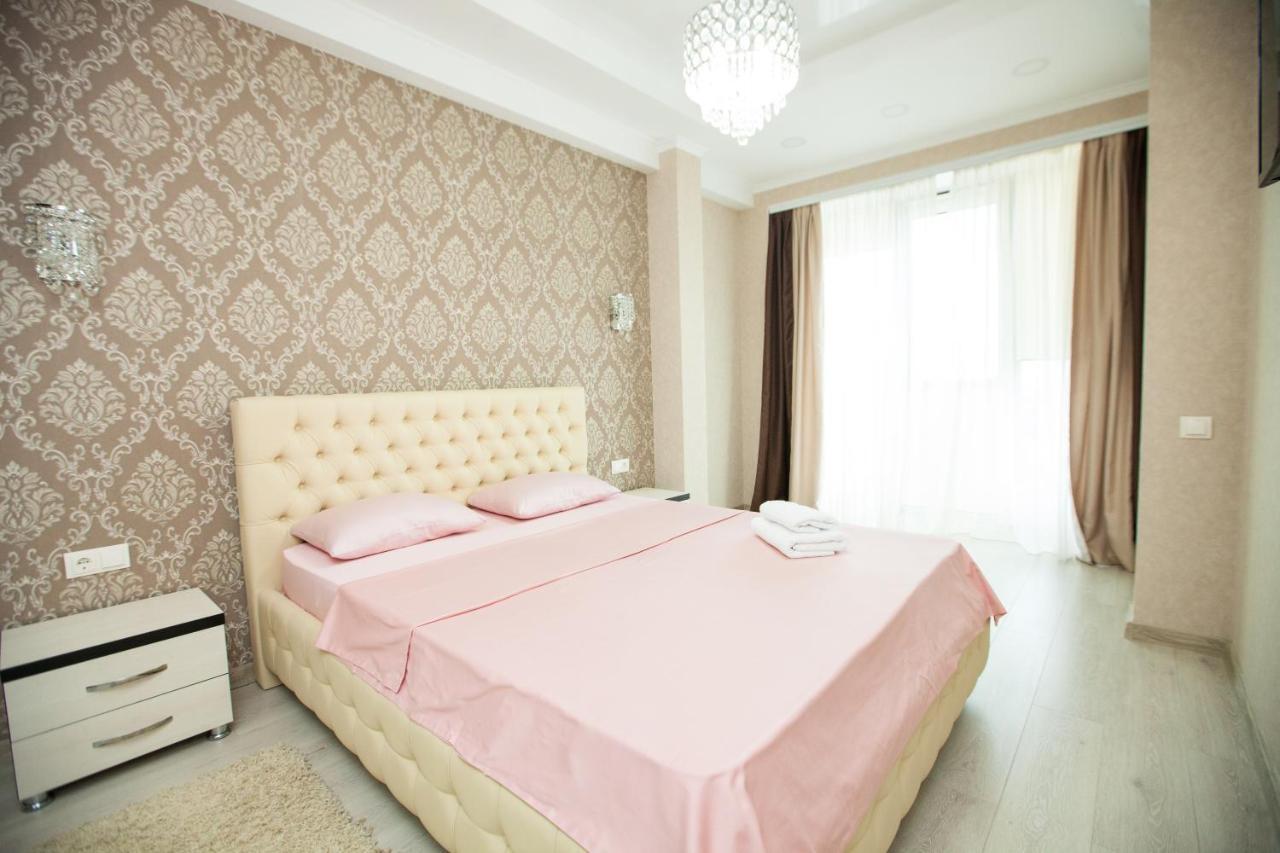 צ'יסינאו Double Skyhouse Exclusive Apartments מראה חיצוני תמונה