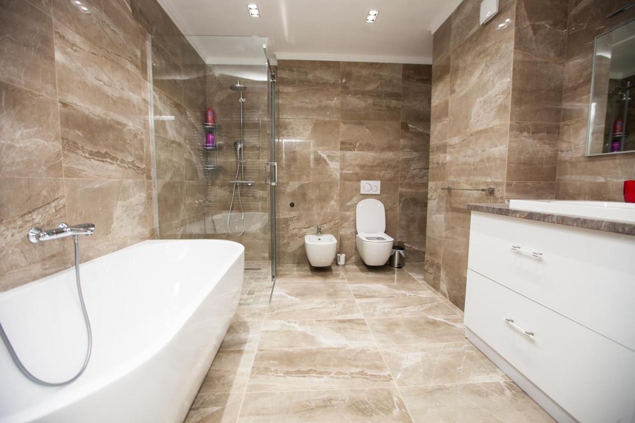 צ'יסינאו Double Skyhouse Exclusive Apartments מראה חיצוני תמונה
