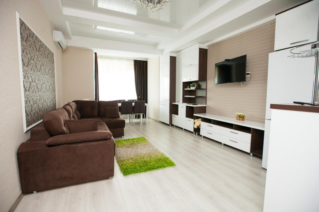 צ'יסינאו Double Skyhouse Exclusive Apartments מראה חיצוני תמונה
