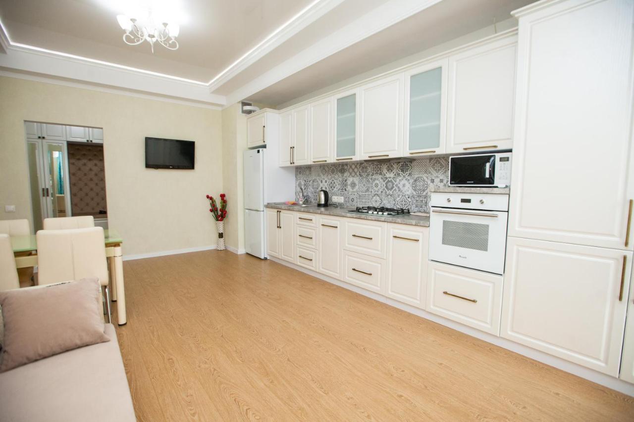 צ'יסינאו Double Skyhouse Exclusive Apartments מראה חיצוני תמונה