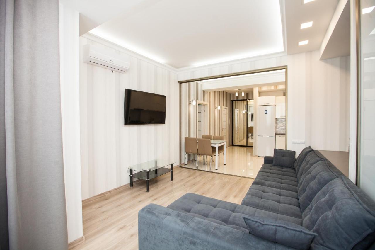 צ'יסינאו Double Skyhouse Exclusive Apartments מראה חיצוני תמונה