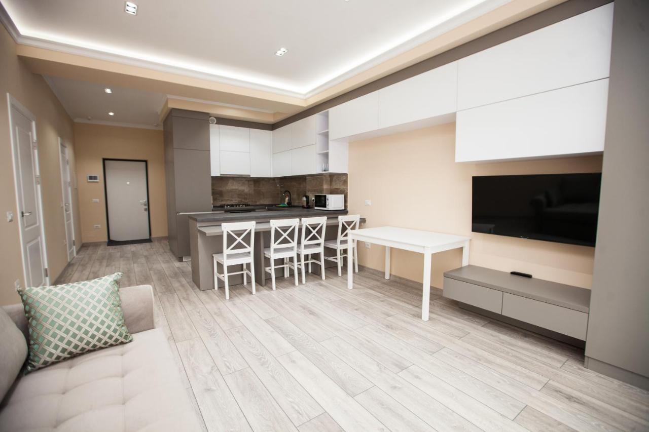 צ'יסינאו Double Skyhouse Exclusive Apartments מראה חיצוני תמונה